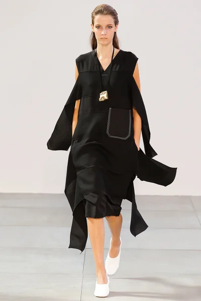 Look 12